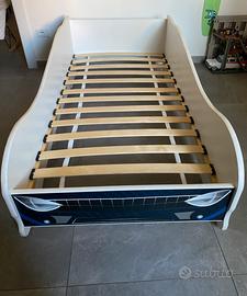 Letto bimbo  a forma di auto