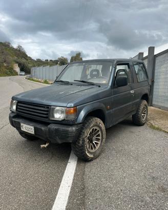 Mitsubishi pajero glx