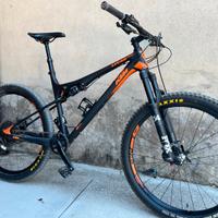 MTB IN CARBONIO