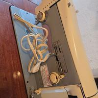 Macchina da cucire vintage NECCHI 261 