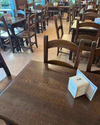 Tavoli in legno bar pasticceria