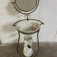 Lavabo  vintage con specchio