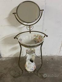 Lavabo  vintage con specchio