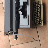 Macchina da srivere olivetti linea 98