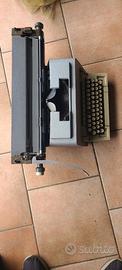 Macchina da srivere olivetti linea 98