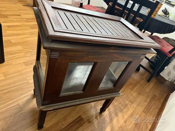 Mobiletto portavino in legno