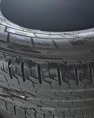 4 pneumatici Pirelli Carrier 215 75 R16 CP 113R