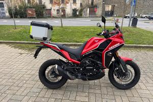 MOTO MORINI X-Cape 650 .