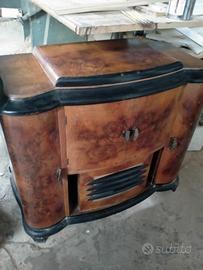 Mobile bar con radio e giradischi 