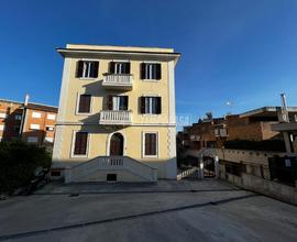 APPARTAMENTO TRILOCALE DA RISTRUTTURARE IN VIA DE