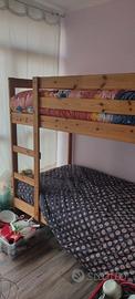 Letto a castello legno ikea e materassi seminuovi