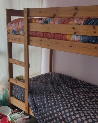 Letto a castello legno ikea e materassi seminuovi