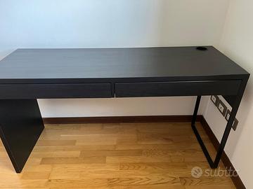 Scrivania Ikea MICKE marrone-nero