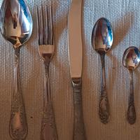 Servizio di posate da 36 pezzi.