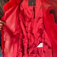 Giaccone in pelliccia rosso acceso