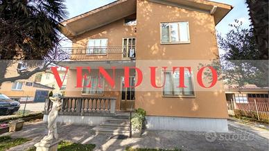 Villa di 188 m² con più di 5 locali e box auto a C