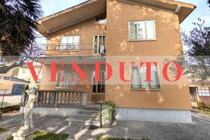 Villa di 188 m² con più di 5 locali e box auto a C