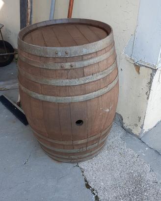 diversi oggetti in legno 