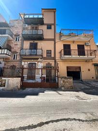 Ampio trilocale luminoso con terrazzo