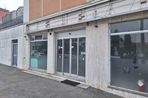 Immobile di 302 m² con 4 locali a Paullo