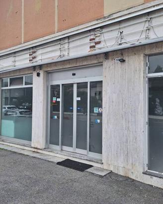Immobile di 302 m² con 4 locali a Paullo
