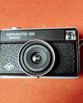 Macchina fotografica vintage Agfamatic 100 sensor 