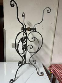 Porta vaso in ferro battuto a mano