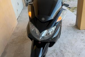 Yamaha majesty 400