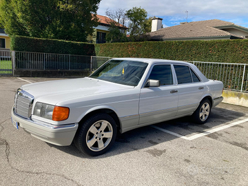 Mercedes.W126 .300 SE