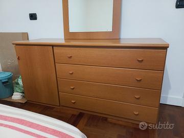 Comò comodini e specchio percamera da letto