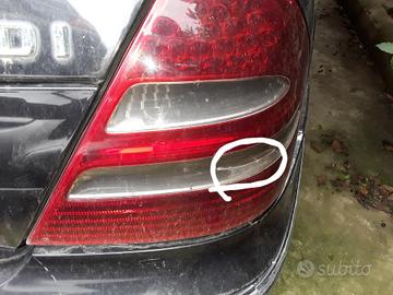 STOP FANALE POSTERIORE A LED DESTRO MERCEDES Class