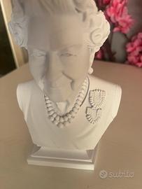 Busto regina Elisabetta