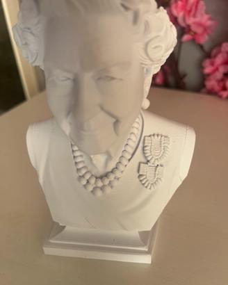 Busto regina Elisabetta