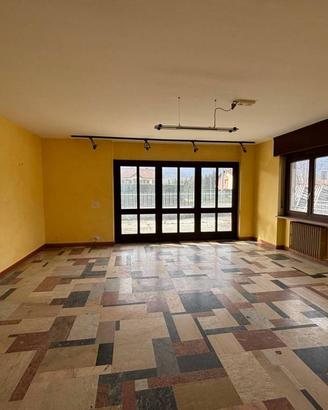 Immobile di 530 m² con più di 5 locali a Luserna S