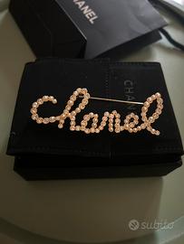 Spilla chanel