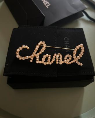 Spilla chanel