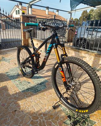  Mtb Canyon strive CF 8.0 race