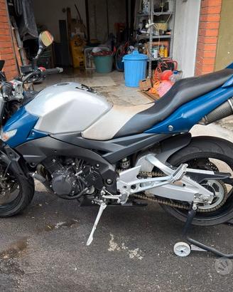 Suzuki gsr600 K7
