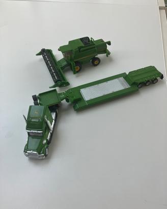Siku 1851 Camion con Mietitrebbia John Deere 1:87