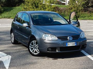VOLKSWAGEN Golf 5 1.6 Benzina 5p. unico Propr 