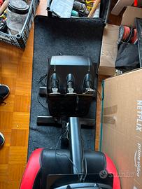 Sedile da corsa e volante con pedali