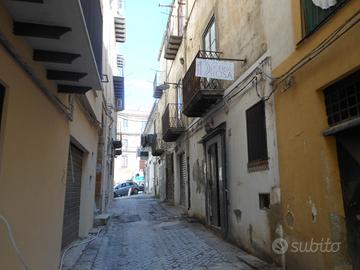 Locale Commerciale (trattoria) in via Di Cataldo