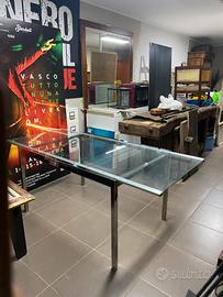Tavolo cristallo e acciaio allungabile