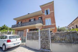 CASA INDIPENDENTE A PALOMBARA SABINA
