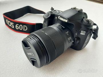 CANON EOS 60D CON OBIETTIVO EF 18-135 f/3,5-5,6 IS