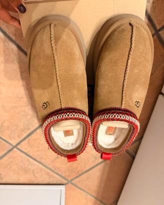 Ugg tazz