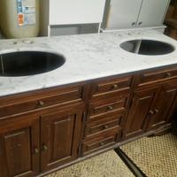 mobile da bagno con marmo 