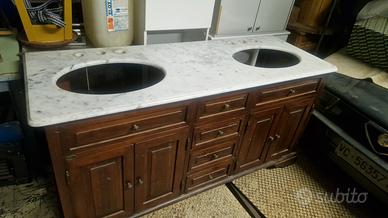 mobile da bagno con marmo 