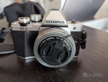 Fotocamera Olympus OM D E-M10 Mark II