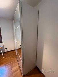 Armadio IKEA PAX 200×58×236 cm con ante scorrevoli